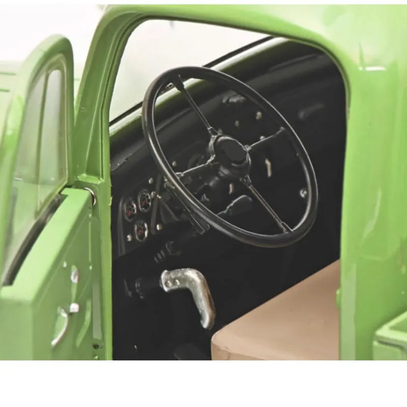 Vintage Green Alloy Truck Model 1:18 Scale 4 Vintage Green Alloy Truck Model 1:18 Scale - Image 4