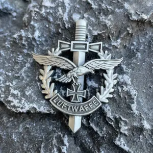 Vintage European Military Eagle Brooch 7 S651b5eb6f6af4f0f80a4e6d57ca90ab3r