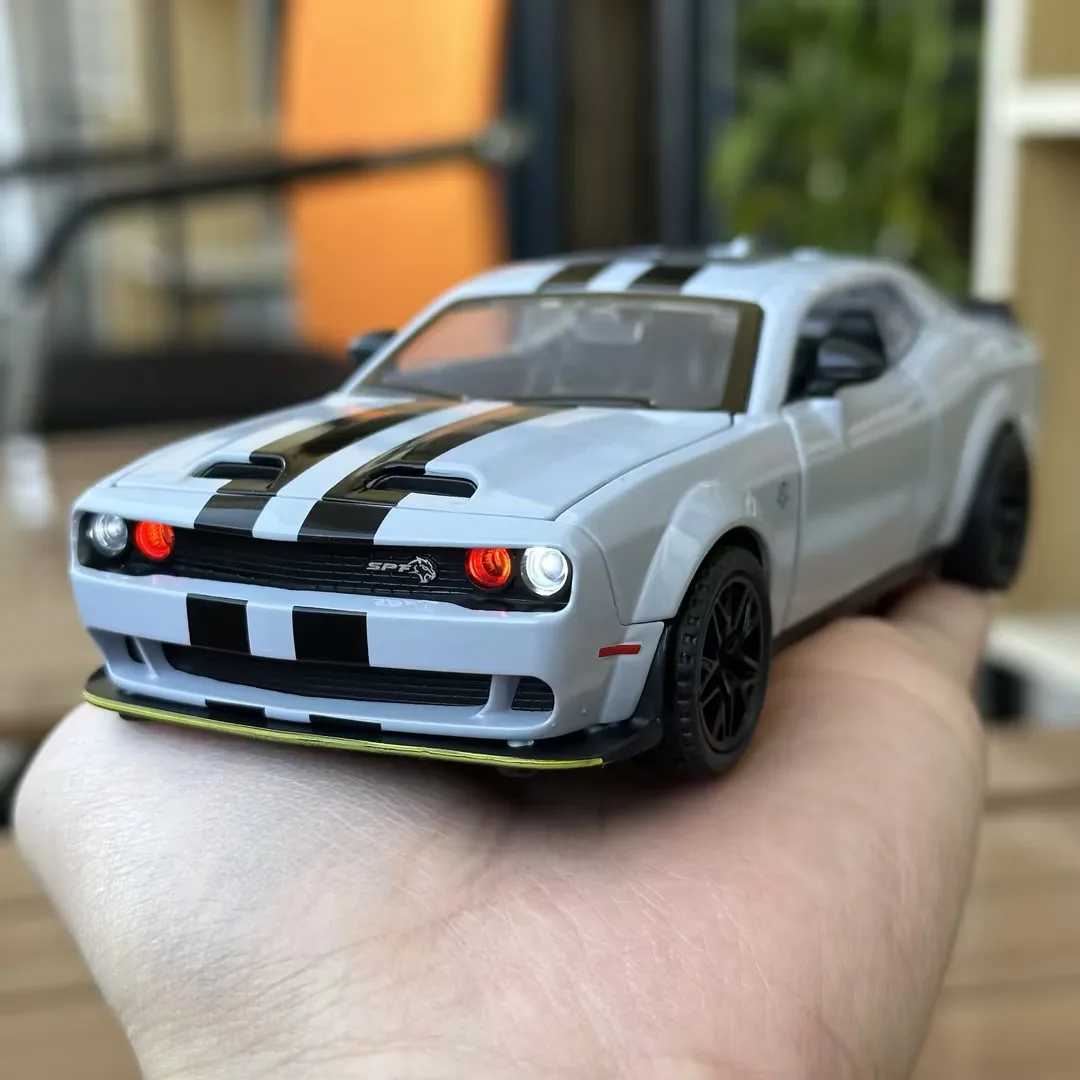 Purple Dodge Challenger SRT Hellcat Diecast Model 4 Purple Dodge Challenger SRT Hellcat Diecast Model - Image 4