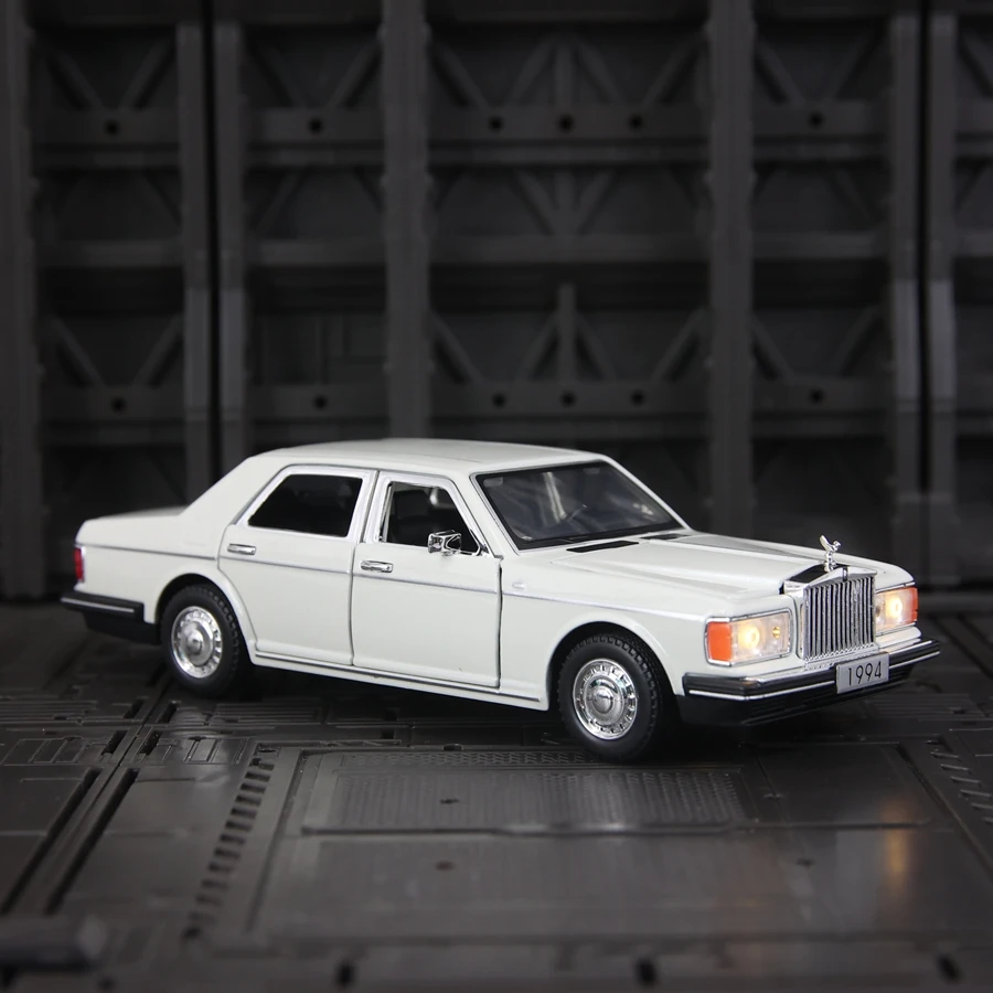 1:32 Scale Rolls Royce Silver Spur Replica 6 1:32 Scale Rolls Royce Silver Spur Replica - Image 6