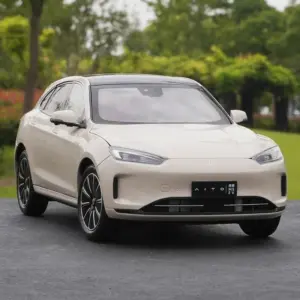 1:18 Celis Aito M5 EV Diecast Model