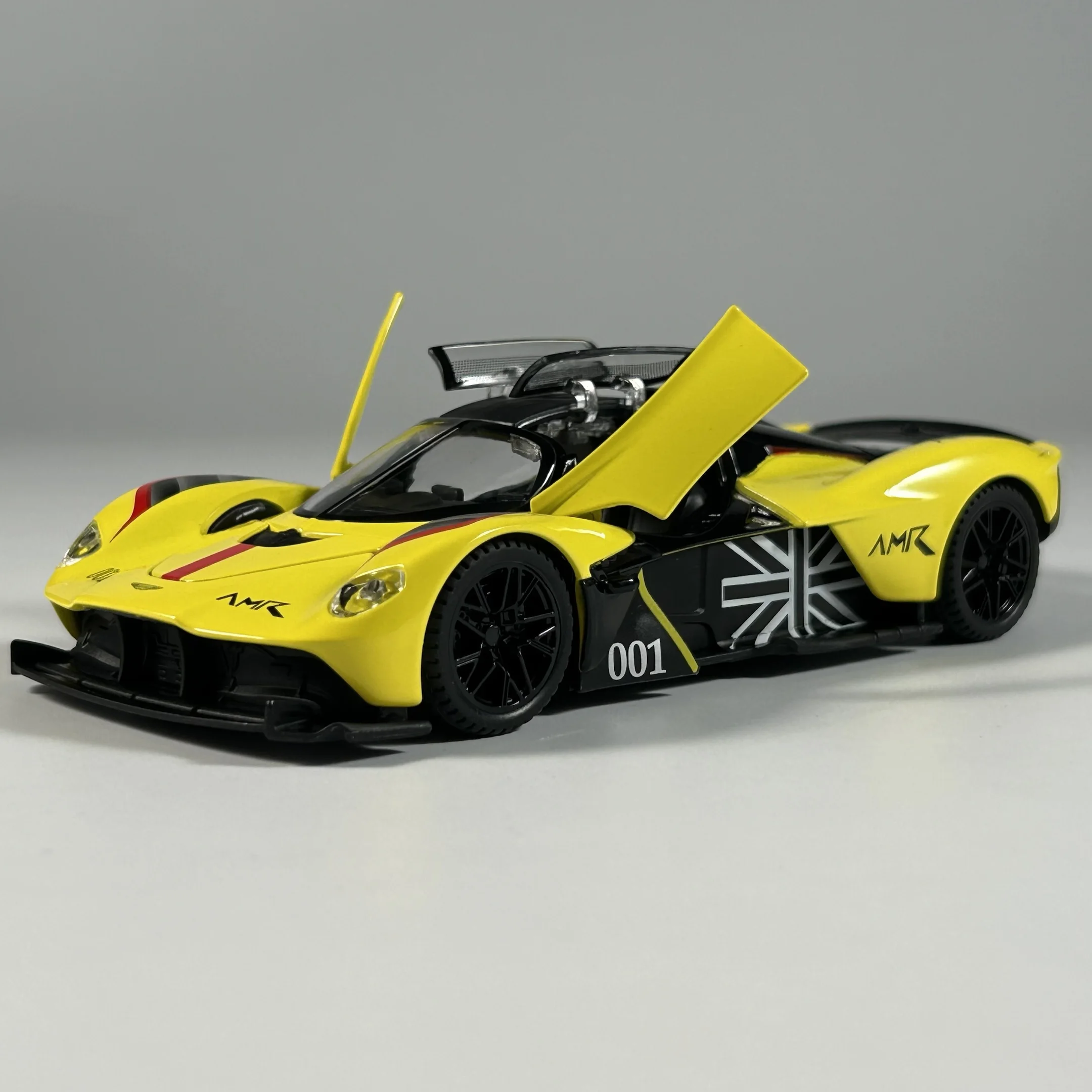 Green Aston Martin Valkyrie 1:32 Diecast Model 4 Green Aston Martin Valkyrie 1:32 Diecast Model - Image 4