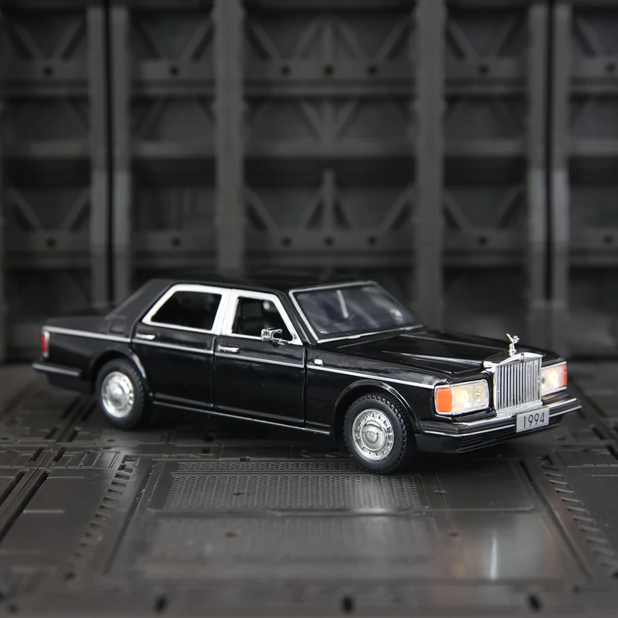 1:32 Scale Rolls Royce Silver Spur Replica 3 1:32 Scale Rolls Royce Silver Spur Replica - Image 3