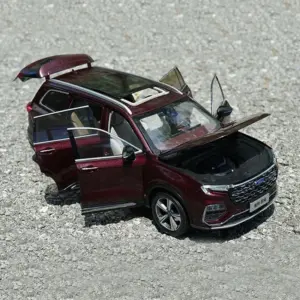 Red 1:18 Ford Equator SUV Diecast Model
