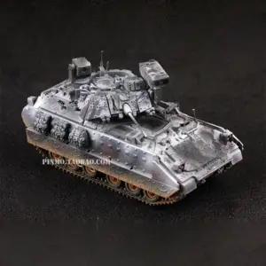 1/72 US M2A3 Bradley Military Model