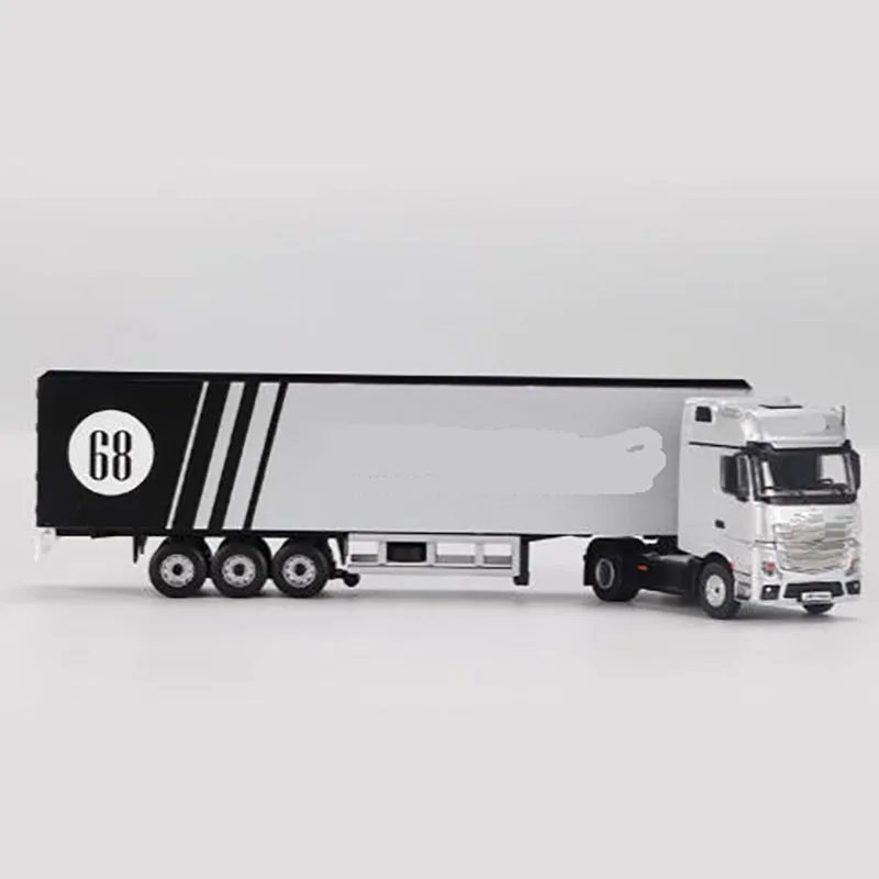 1:64 Silver and Black Diecast Semi-Truck Model 4 1:64 Silver and Black Diecast Semi-Truck Model - Image 4