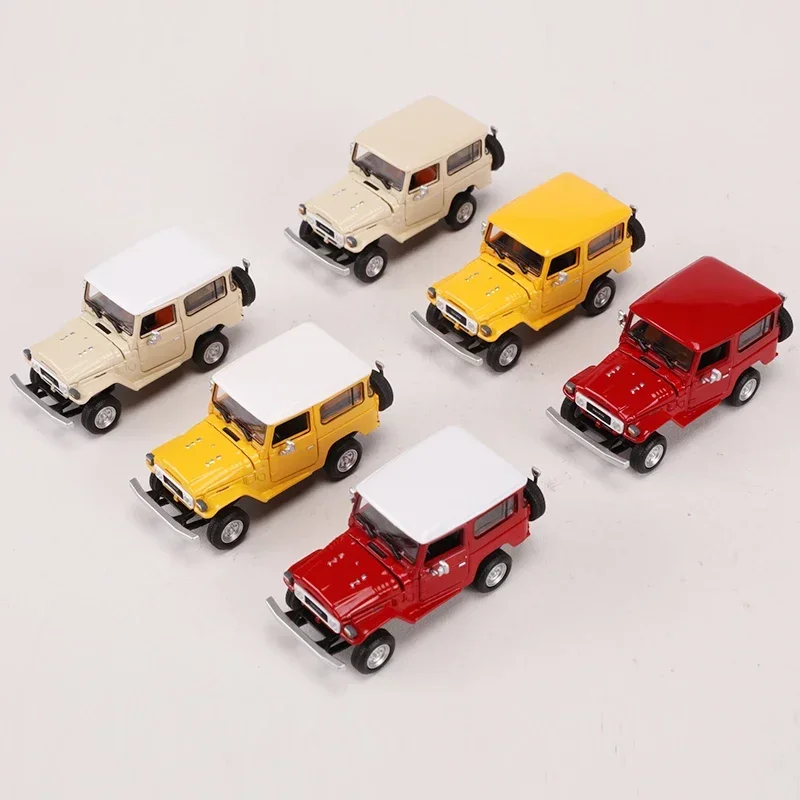 Vintage Land Cruiser FJ40 Diecast Model in 1:64 Scale 2 Vintage Land Cruiser FJ40 Diecast Model in 1:64 Scale - Image 2