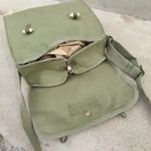 Vintage Vietnamese War-Era Signal Rucksack 10 Sccf5b2606cf1434f80dd20b122eef8bcv
