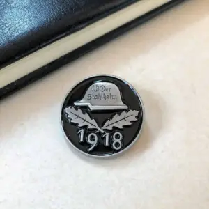 1918 German Veteran Badge Replica with Case 7 Sd906b7c65eaa4d3fbff4b317b1ba57bfG