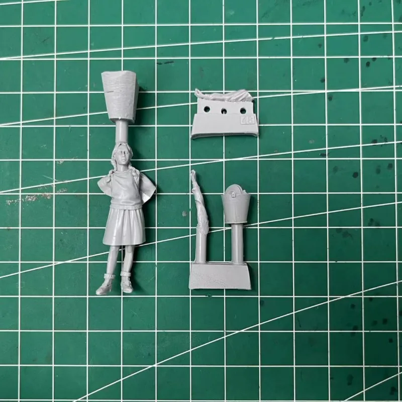 1/35 Scale Refugee Girl Figurine Kit 4 1/35 Scale Refugee Girl Figurine Kit - Image 4