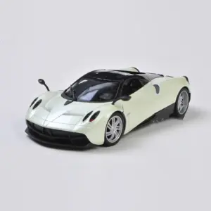 White Pagani Huayra 1:24 Diecast Model