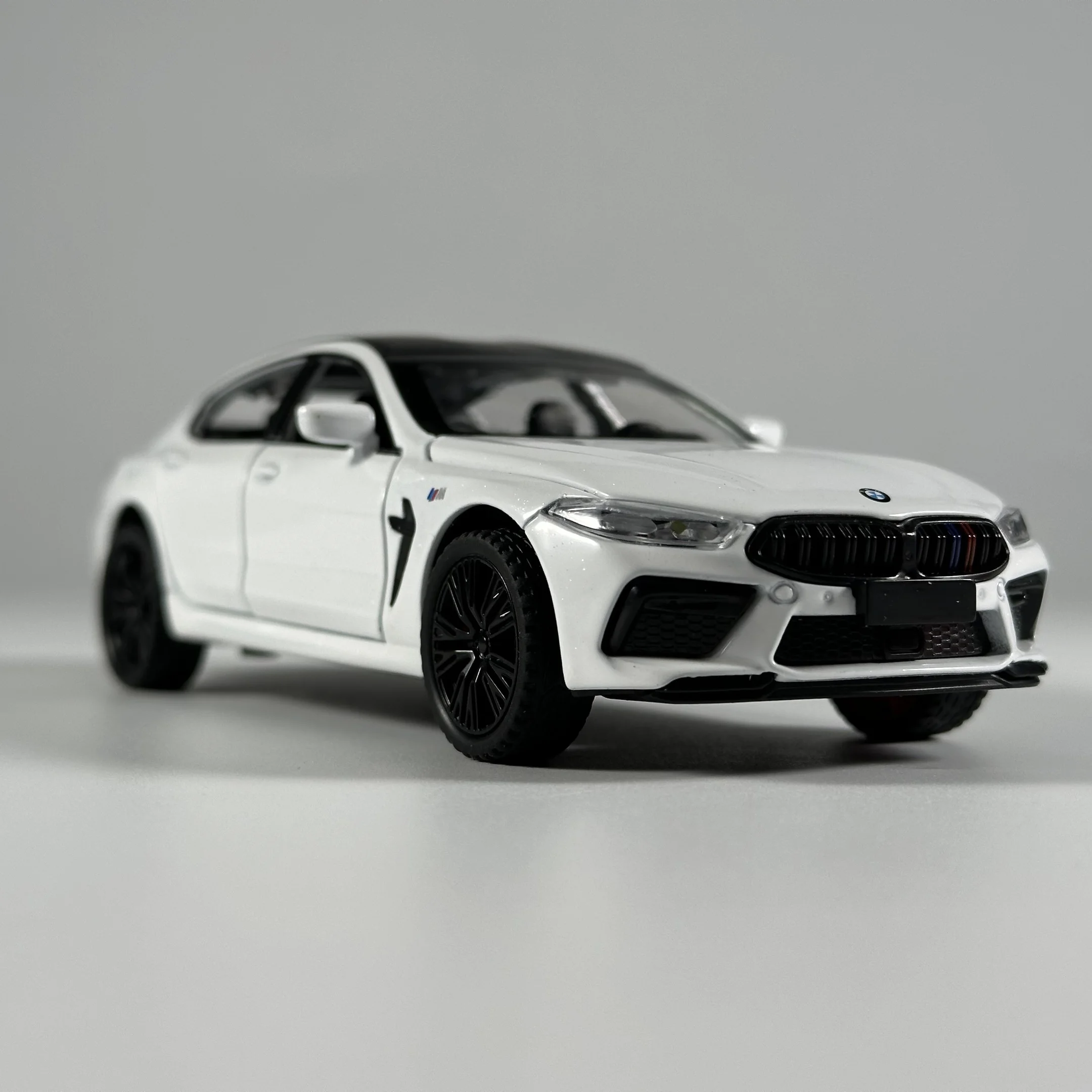BMW M8 MANHART MH8 1:32 Scale Diecast Model 6 BMW M8 MANHART MH8 1:32 Scale Diecast Model - Image 6
