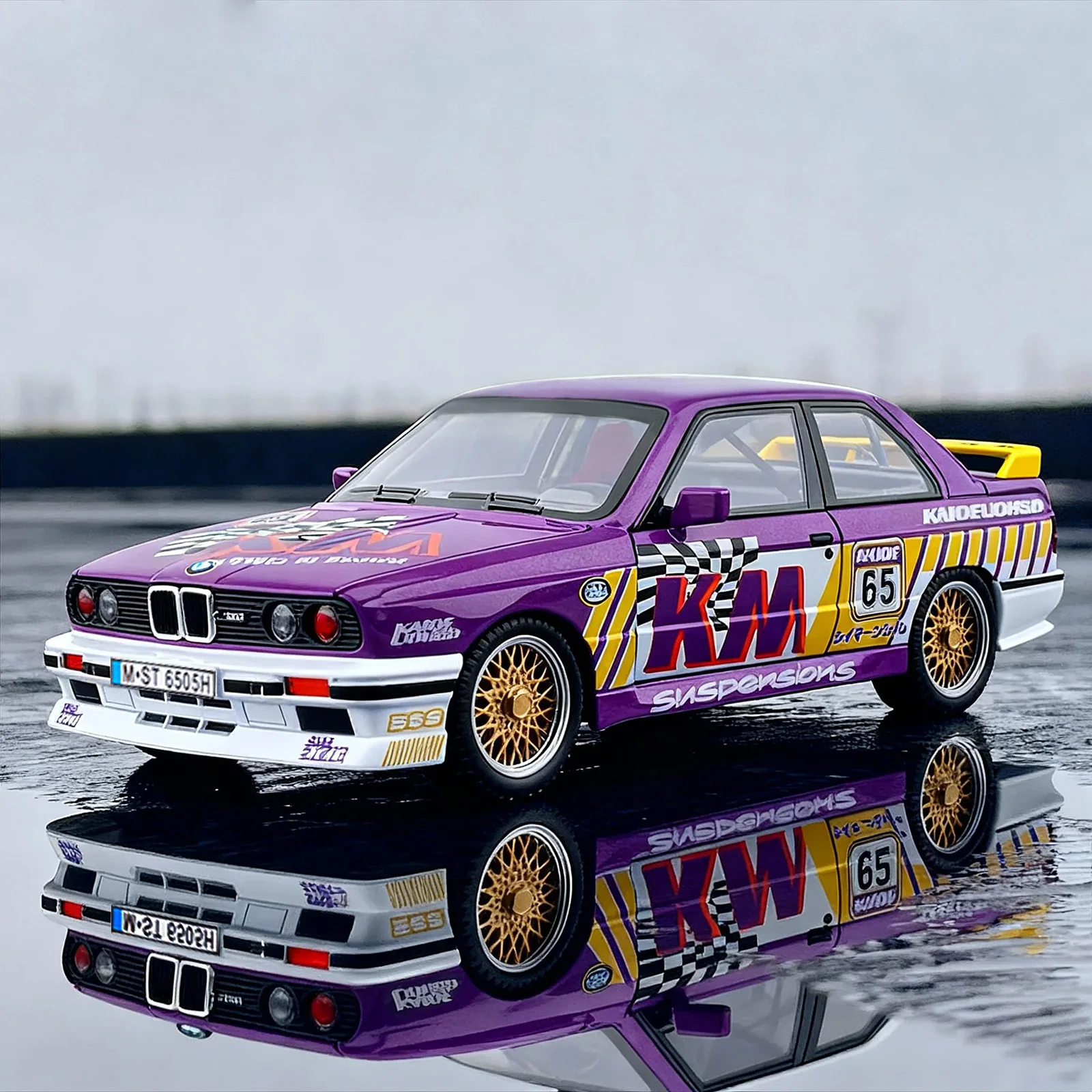 BMW M3 1:24 Diecast Model with Lights 6 BMW M3 1:24 Diecast Model with Lights - Image 6