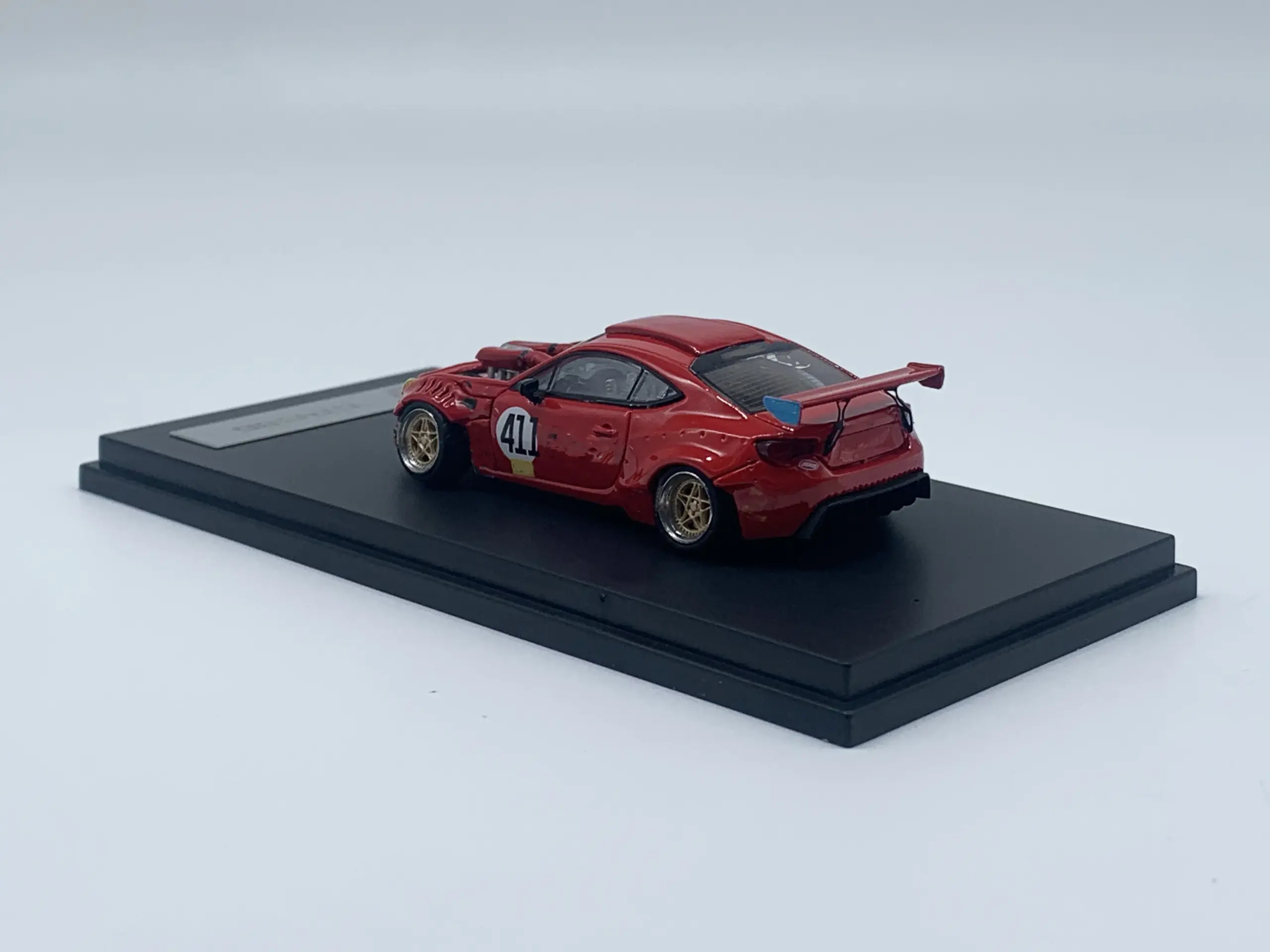 Red 1:64 Diecast Alloy Racing Car Model 4 Red 1:64 Diecast Alloy Racing Car Model - Image 4