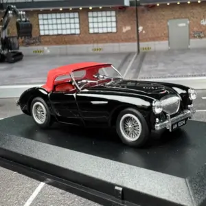 OXFORD Diecast 1:43 Scale 100BN1 Roadster Alloy Retro Car Model Finished Product Simulation Toy Collection Gift Static Model