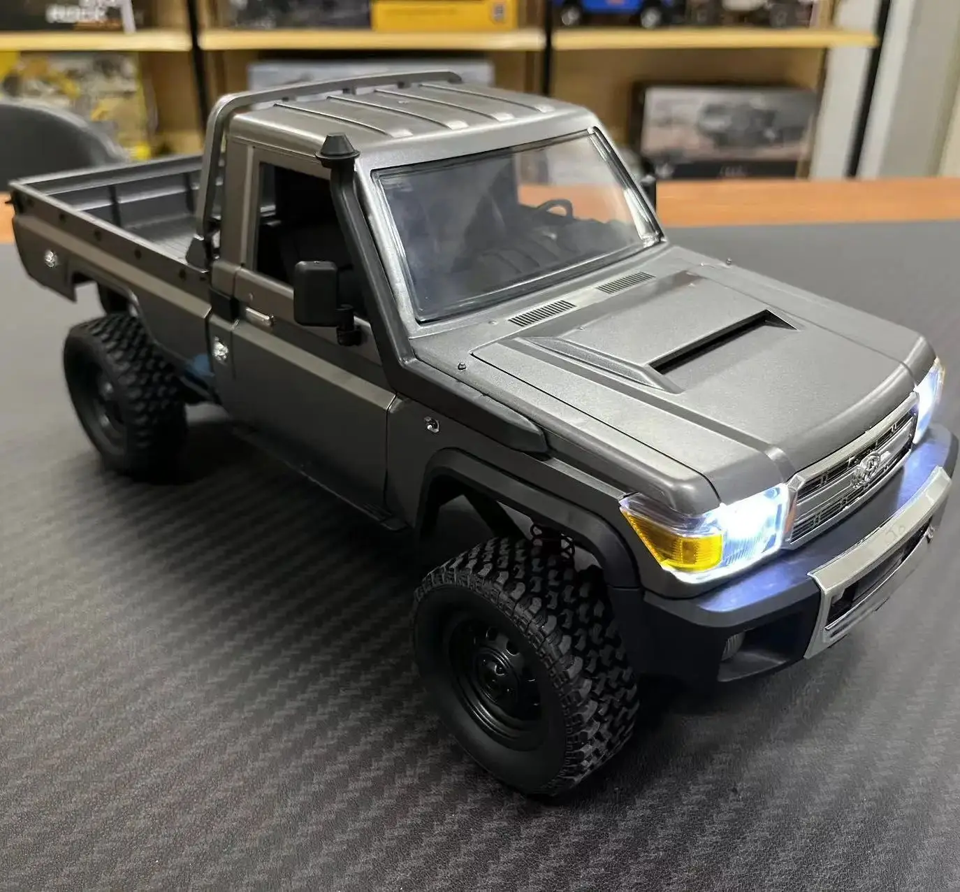 1/12 Scale RC Pickup Truck with LED Lights 4 1/12 Scale RC Pickup Truck with LED Lights - Image 4