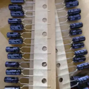 Nichicon VZ 100V 1µF Electrolytic Capacitors Set