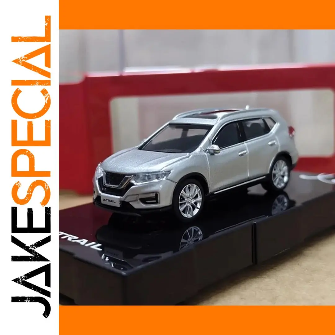 Realistic 1:64 Silver Nissan X-Trail Miniature Model 1 Realistic 1:64 Silver Nissan X-Trail Miniature Model