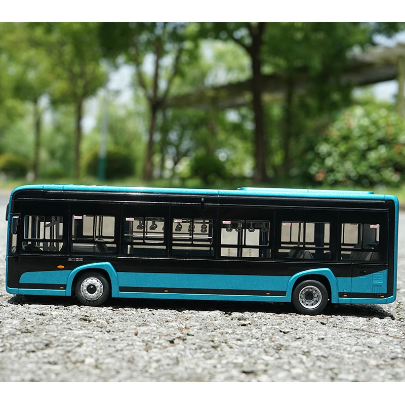 Xiamen Jinlong City Bus Alloy Model 1:38 Scale 3 Xiamen Jinlong City Bus Alloy Model 1:38 Scale - Image 3