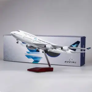 Garuda Indonesia B-747 Scale Model (1:150) 12 S00e0d872d0db43e9b3ea0be109ab2cdeU