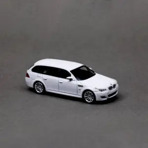 BMW M5 E60 V10 Diecast Model 1:64 Scale 15 S029f27bf12834781bbf4060899b529f7A