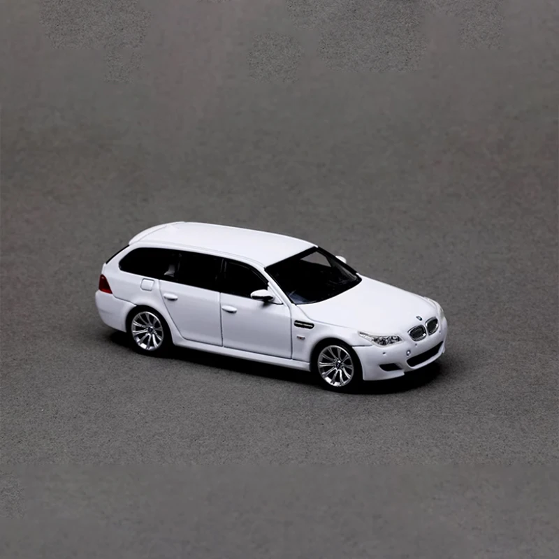 BMW M5 E60 V10 Diecast Model 1:64 Scale 8 BMW M5 E60 V10 Diecast Model 1:64 Scale - Image 8