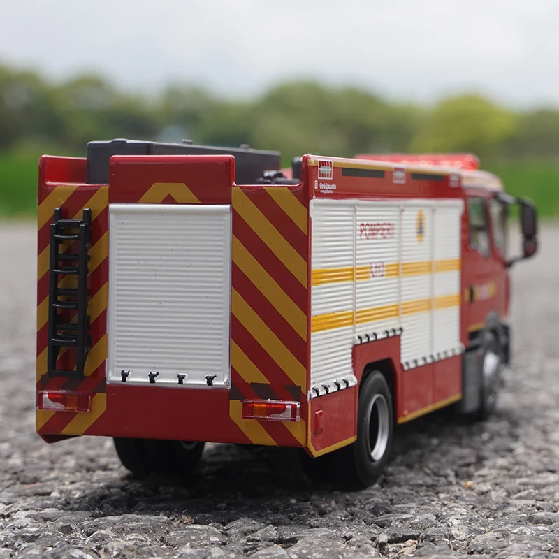 1:43 MAN Fire Truck Die-Cast Model 4 1:43 MAN Fire Truck Die-Cast Model - Image 4