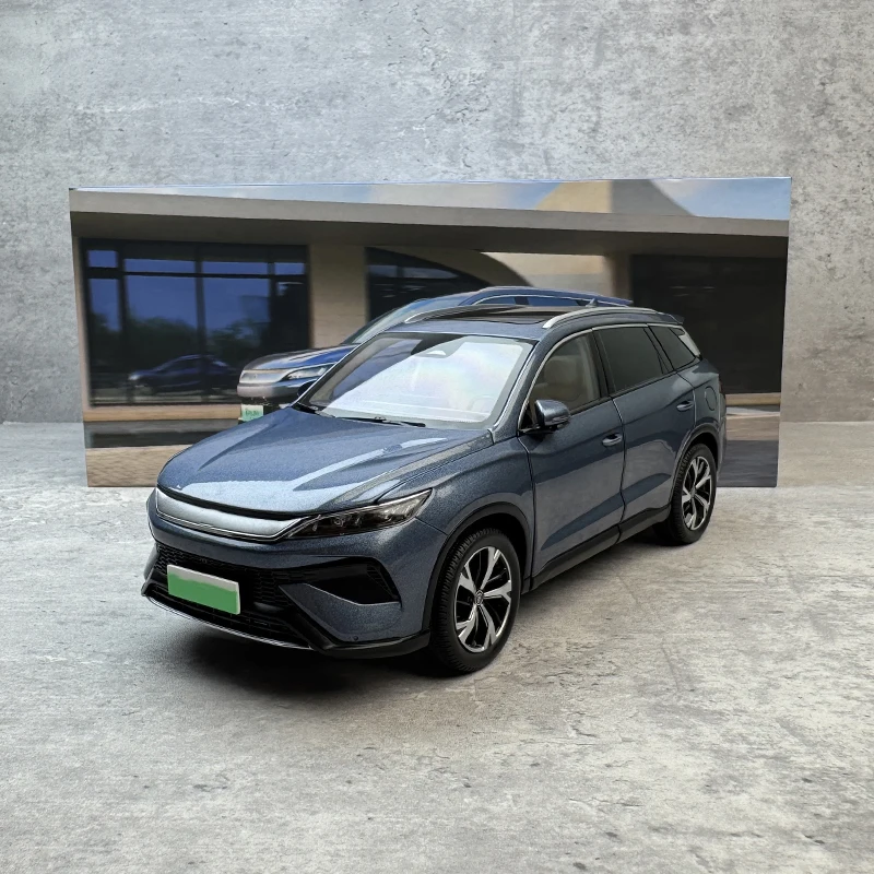 1:18 Blue Off-Road SUV Die-Cast Model 2 1:18 Blue Off-Road SUV Die-Cast Model - Image 2