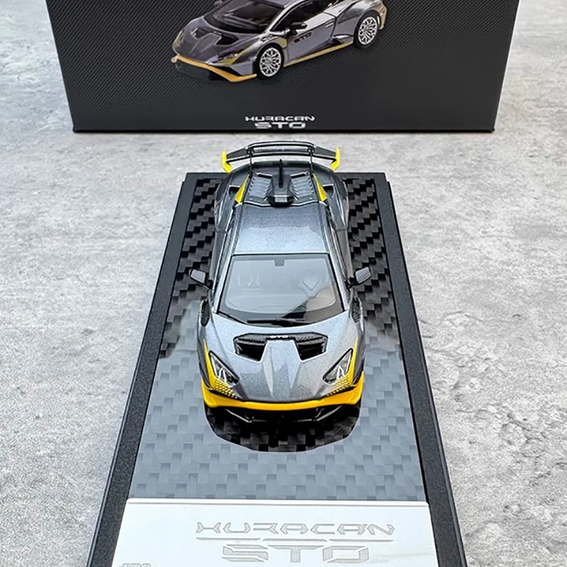 Silver Lamborghini Huracan STO 1:64 Scale Model 4 Silver Lamborghini Huracan STO 1:64 Scale Model - Image 4