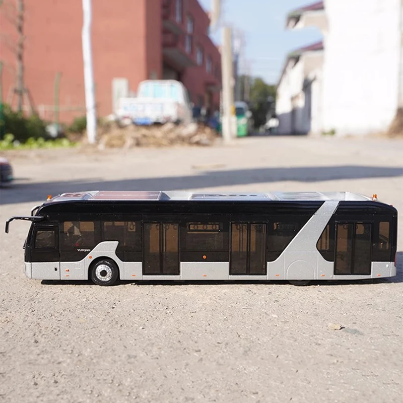Yutong AB14E Airport Shuttle Model Replica 3 Yutong AB14E Airport Shuttle Model Replica - Image 3
