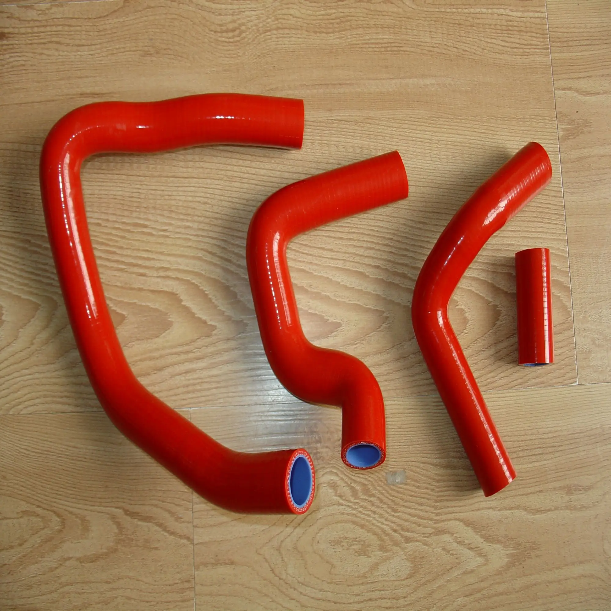 Red Silicone Radiator Hose for Kawasaki ZX10R 2 Red Silicone Radiator Hose for Kawasaki ZX10R - Image 2