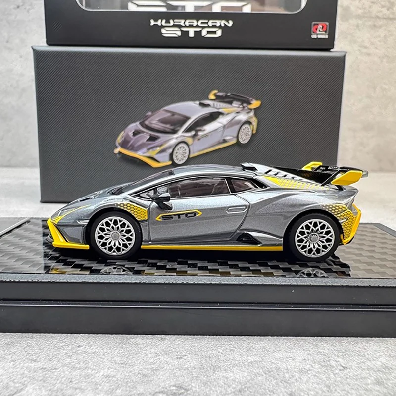 Silver Lamborghini Huracan STO 1:64 Scale Model 3 Silver Lamborghini Huracan STO 1:64 Scale Model - Image 3