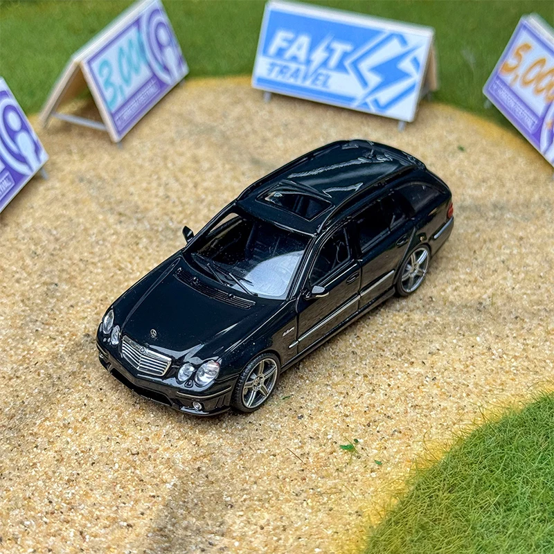 E63 W211 1:64 Scale Alloy Model Car 7 E63 W211 1:64 Scale Alloy Model Car - Image 7