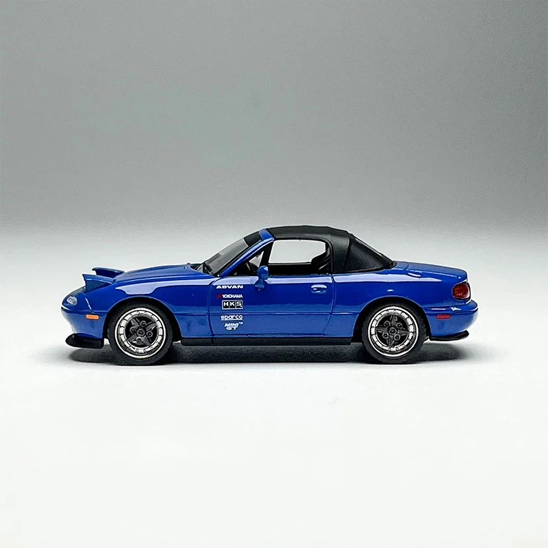 MiniGT Mazda MX5 NA 1:64 Diecast Model Blue 3 MiniGT Mazda MX5 NA 1:64 Diecast Model Blue - Image 3