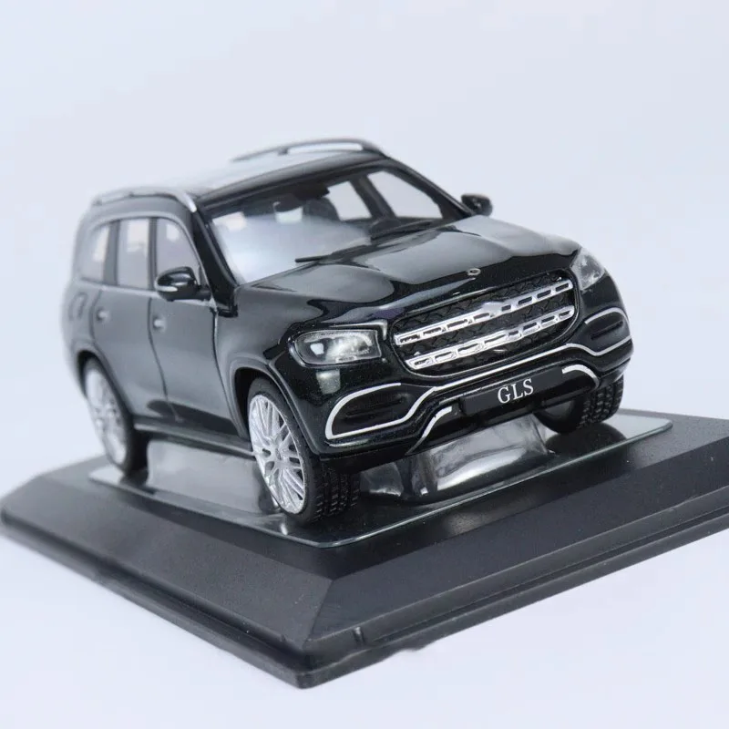 1:43 Scale Black GLS Diecast Model 5 1:43 Scale Black GLS Diecast Model - Image 5