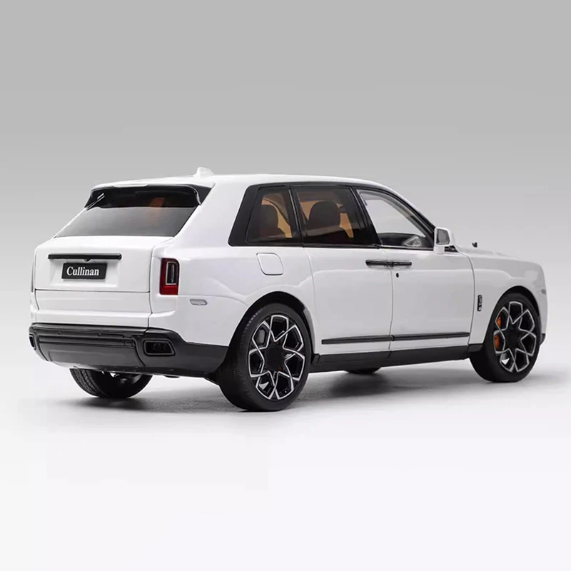 1:18 Scale Luxury SUV Metal Model in Purple or White 3 1:18 Scale Luxury SUV Metal Model in Purple or White - Image 3