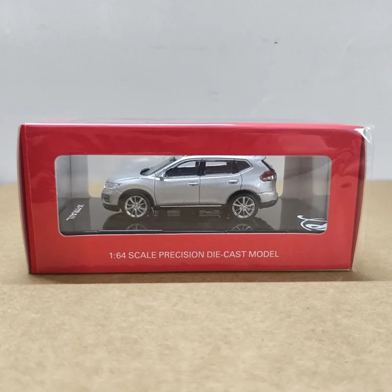 Realistic 1:64 Silver Nissan X-Trail Miniature Model 6 Realistic 1:64 Silver Nissan X-Trail Miniature Model - Image 6