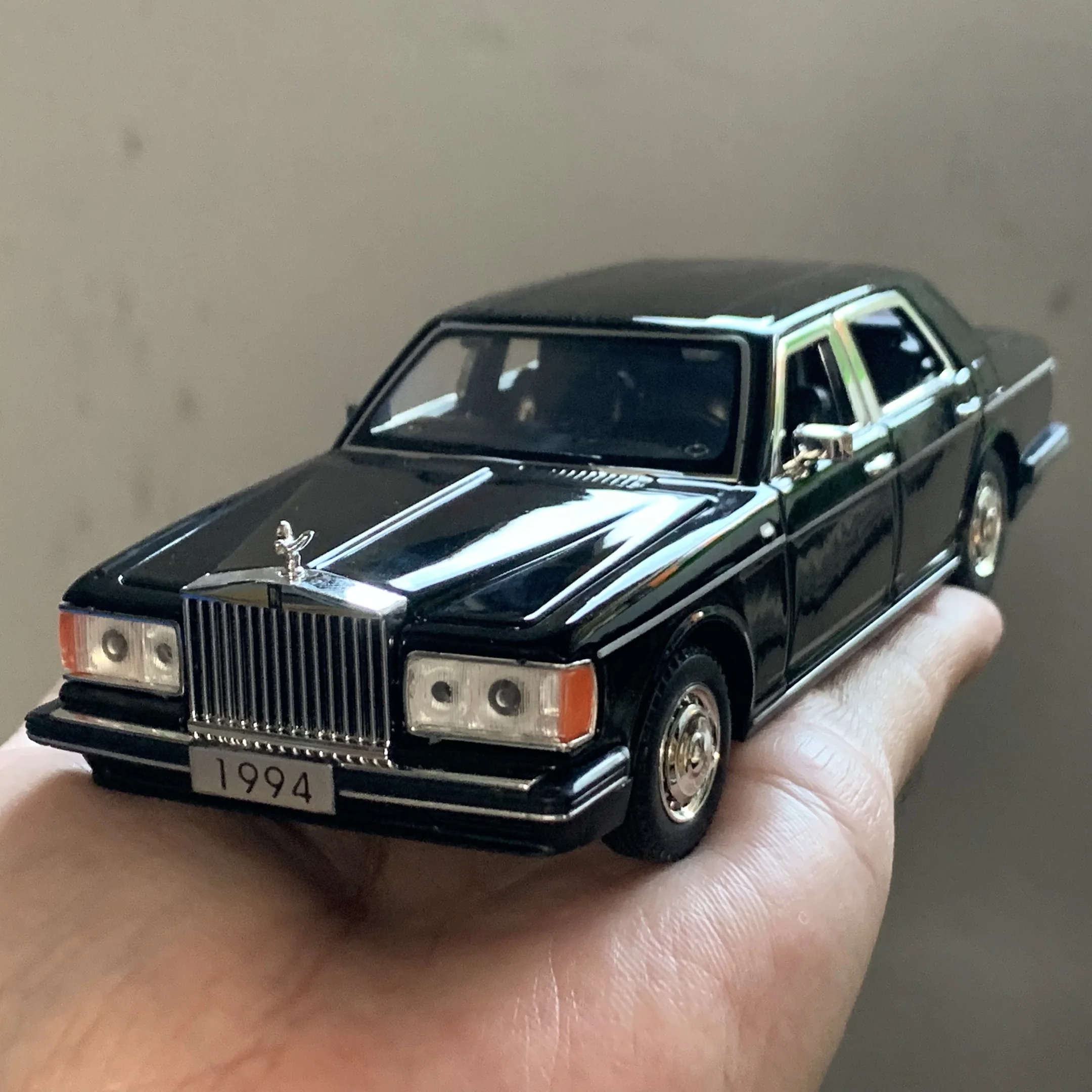 1:32 Scale Rolls Royce Silver Spur Model 2 1:32 Scale Rolls Royce Silver Spur Model - Image 2