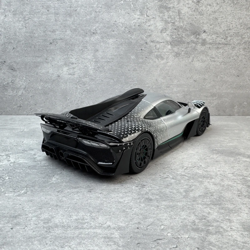 1:18 Starlight Coating Diecast Alloy Car Model 4 1:18 Starlight Coating Diecast Alloy Car Model - Image 4