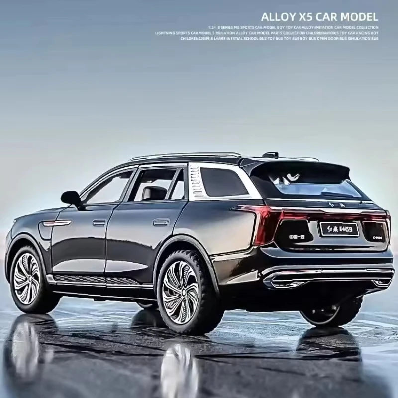 Hongqi 1:24 Scale SUV Model Collectible 2 Hongqi 1:24 Scale SUV Model Collectible - Image 2