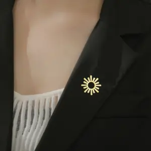 Stainless Steel Sun and Spiral Brooch 12 S38b7b95793694ceea0a3b0574e13306a6