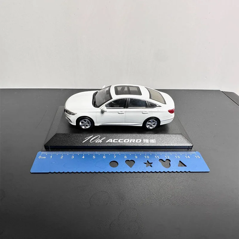 White Diecast Guangqi Accord Model 1:43 Scale 5 White Diecast Guangqi Accord Model 1:43 Scale - Image 5