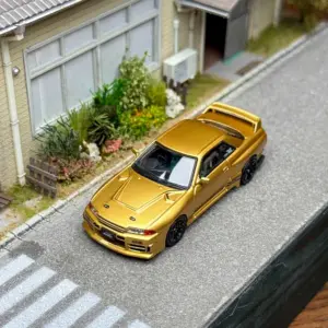 Gold Nissan GT-R R32 Diecast Model 1:64 Scale