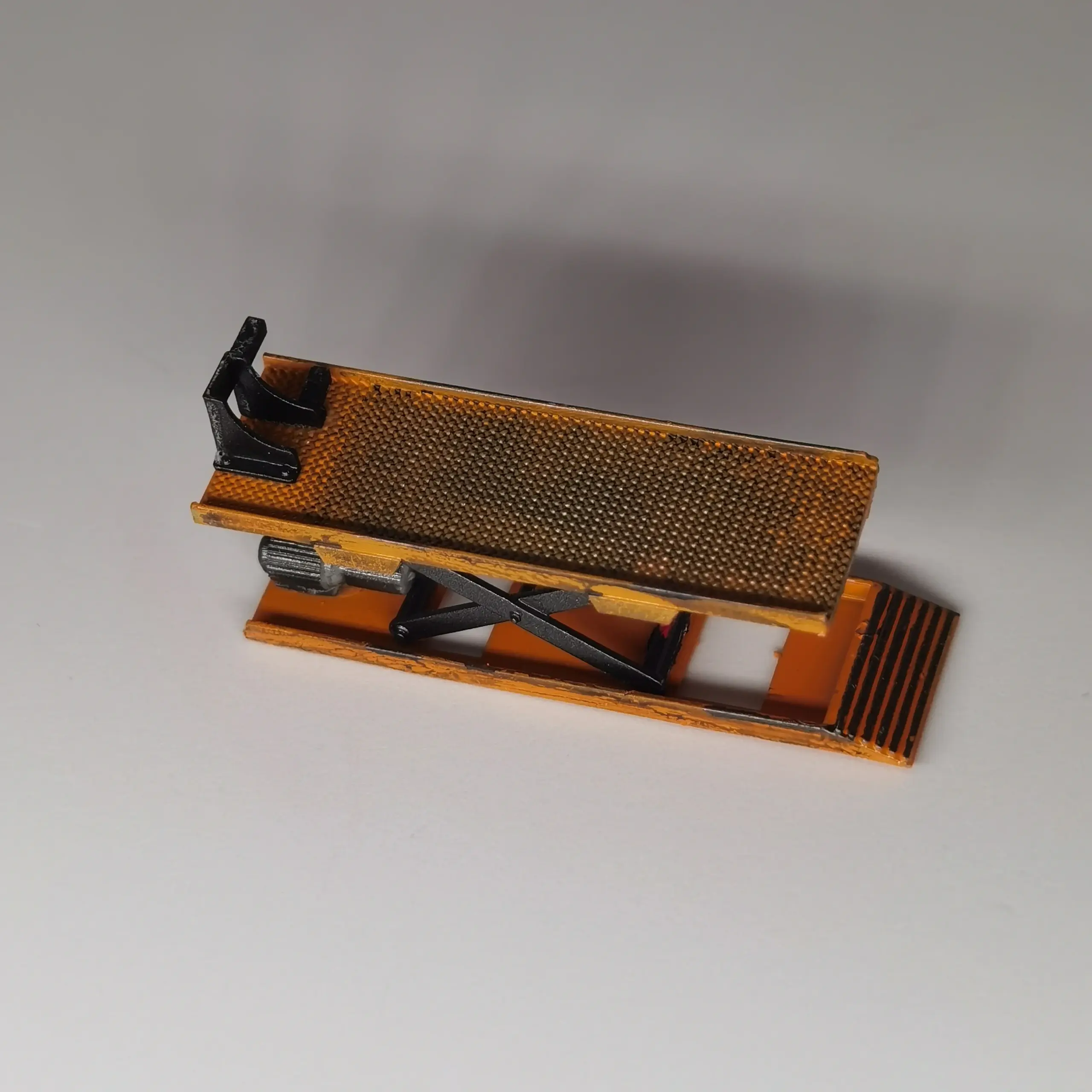 Vibrant 1/64 Hydraulic Gantry Lift Model 7 Vibrant 1/64 Hydraulic Gantry Lift Model - Image 7