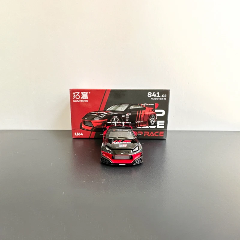 Black and Red Diecast PANDEM GR86 Model 4 Black and Red Diecast PANDEM GR86 Model - Image 4