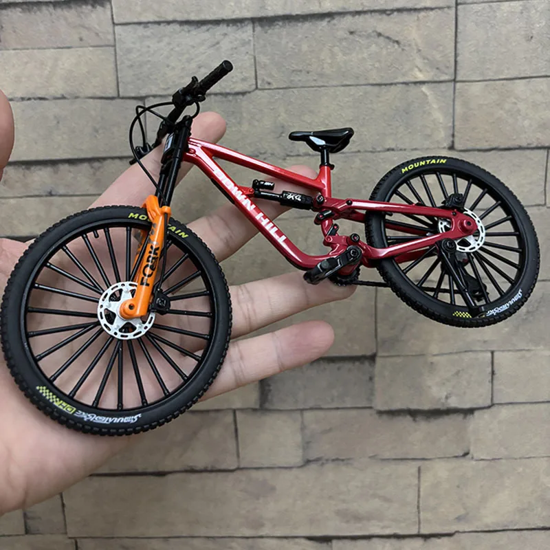 1:8 Scale Alloy Mountain Bike Model 7 1:8 Scale Alloy Mountain Bike Model - Image 7