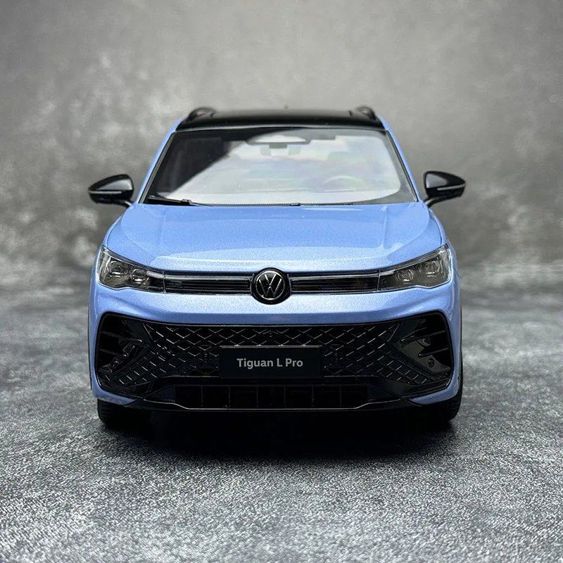 Volkswagen Tiguan L PRO 1:18 Diecast Model Blue 2 Volkswagen Tiguan L PRO 1:18 Diecast Model Blue - Image 2