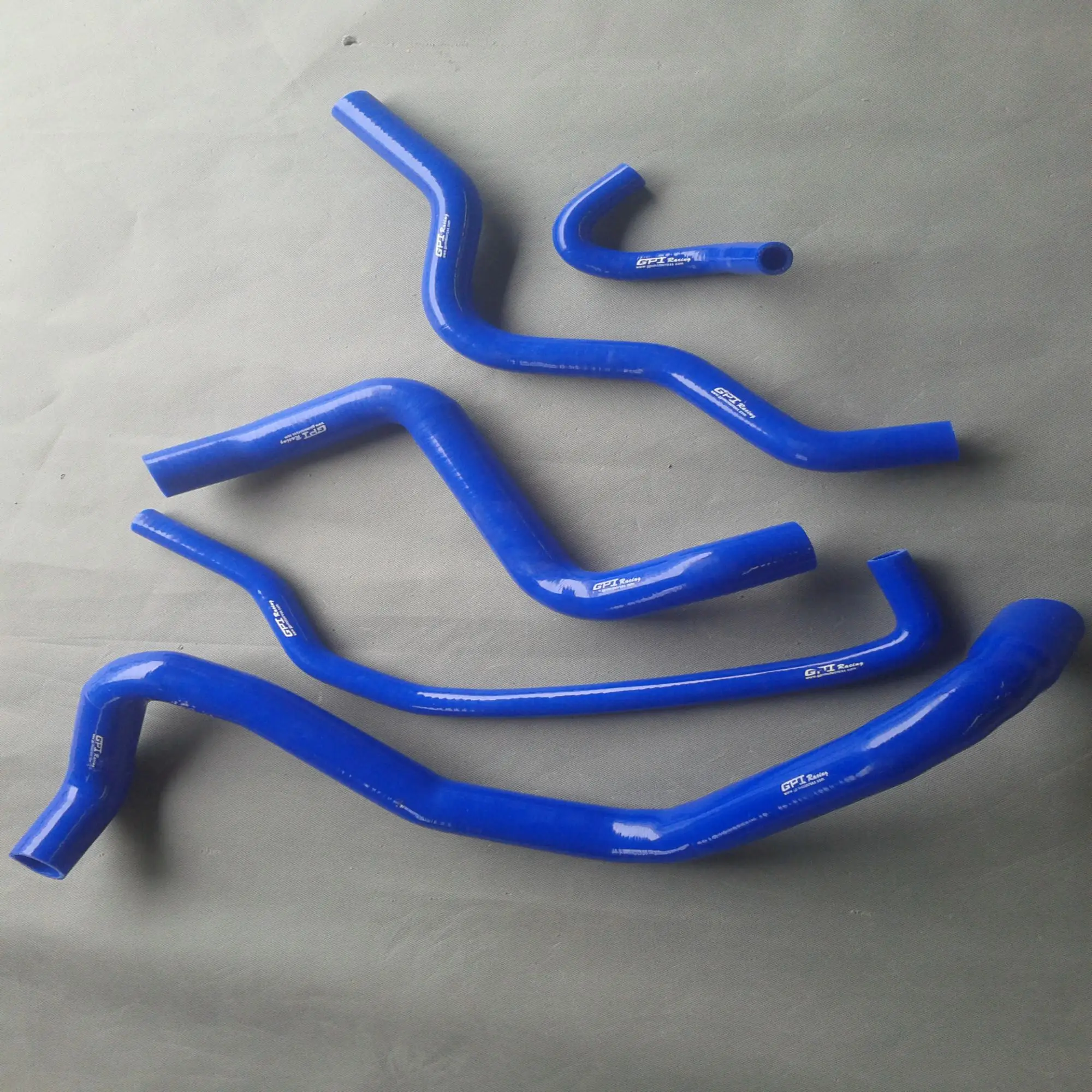 Red Silicone Radiator Hose for Ford Falcon V8 3 Red Silicone Radiator Hose for Ford Falcon V8 - Image 3