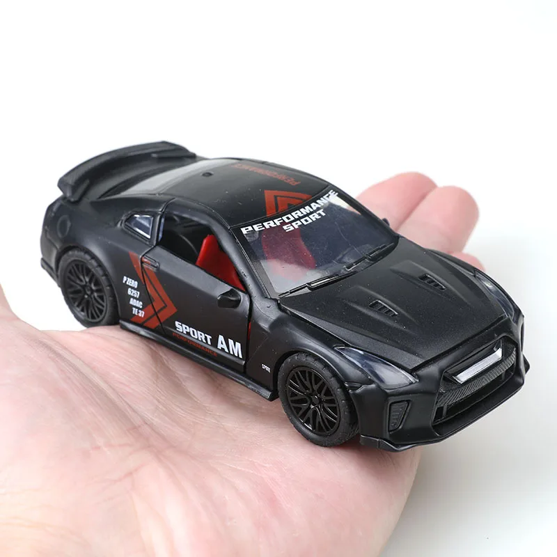 1:36 Scale Die-Cast GTR Racing Car Replica 7 1:36 Scale Die-Cast GTR Racing Car Replica - Image 7