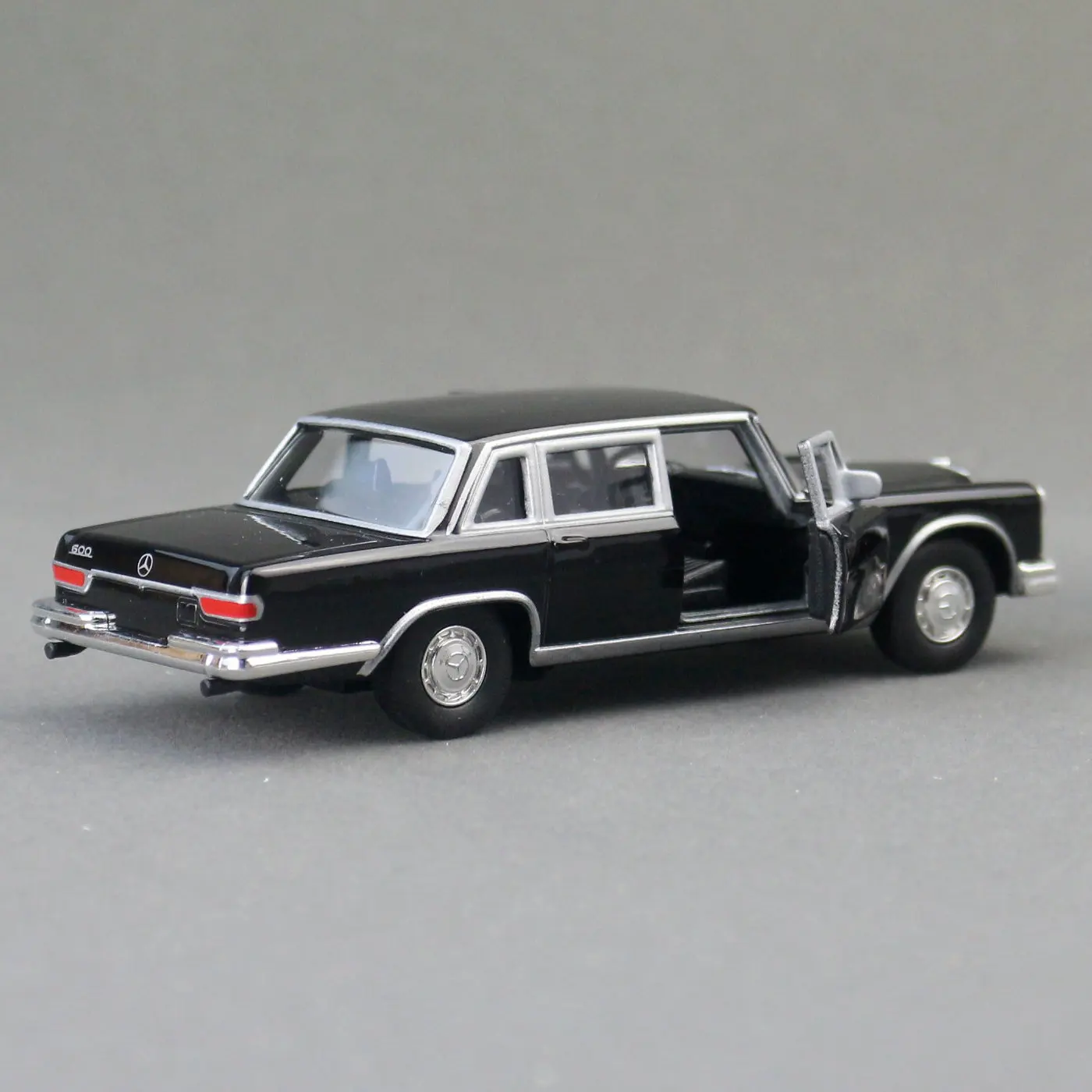 Vintage Black Mercedes-Benz 600 Pullman Model 6 Vintage Black Mercedes-Benz 600 Pullman Model - Image 6